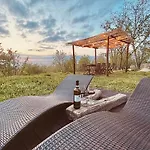 Spacious Langhe Vacation Family House With Large Garden - Nocciolina Bossolasco