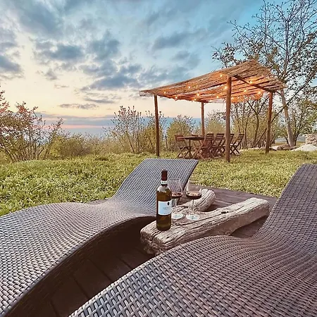 Spacious Langhe Vacation Family House With Large Garden - Nocciolina Bossolasco