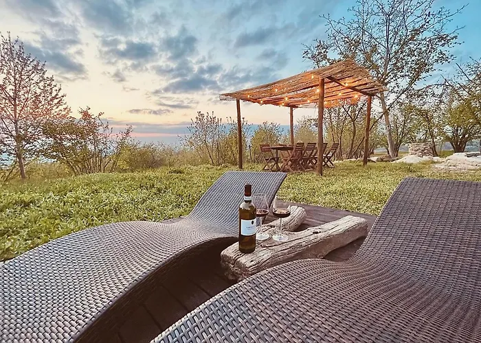 Spacious Langhe Vacation Family House With Large Garden - Nocciolina Bossolasco